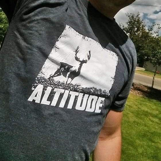 Gray Hunting / Backpacking T-shirt with Altitude Mule Deer Buck